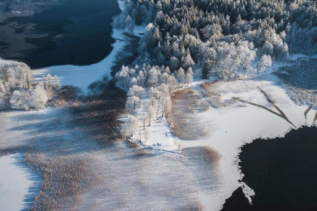 Beautiful Tiny House On The Lake Side. Trakai Extérieur photo